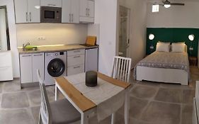 Cozy Studio Cristianos